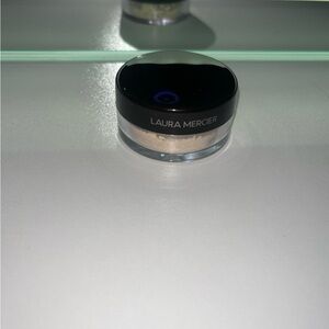 Laura Mercier Translucent Loose Setting Powder